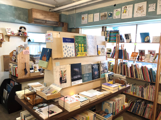 ひるねこBOOKS獨家販售的繪本專區。（圖片來源：ひるねこBOOKS）