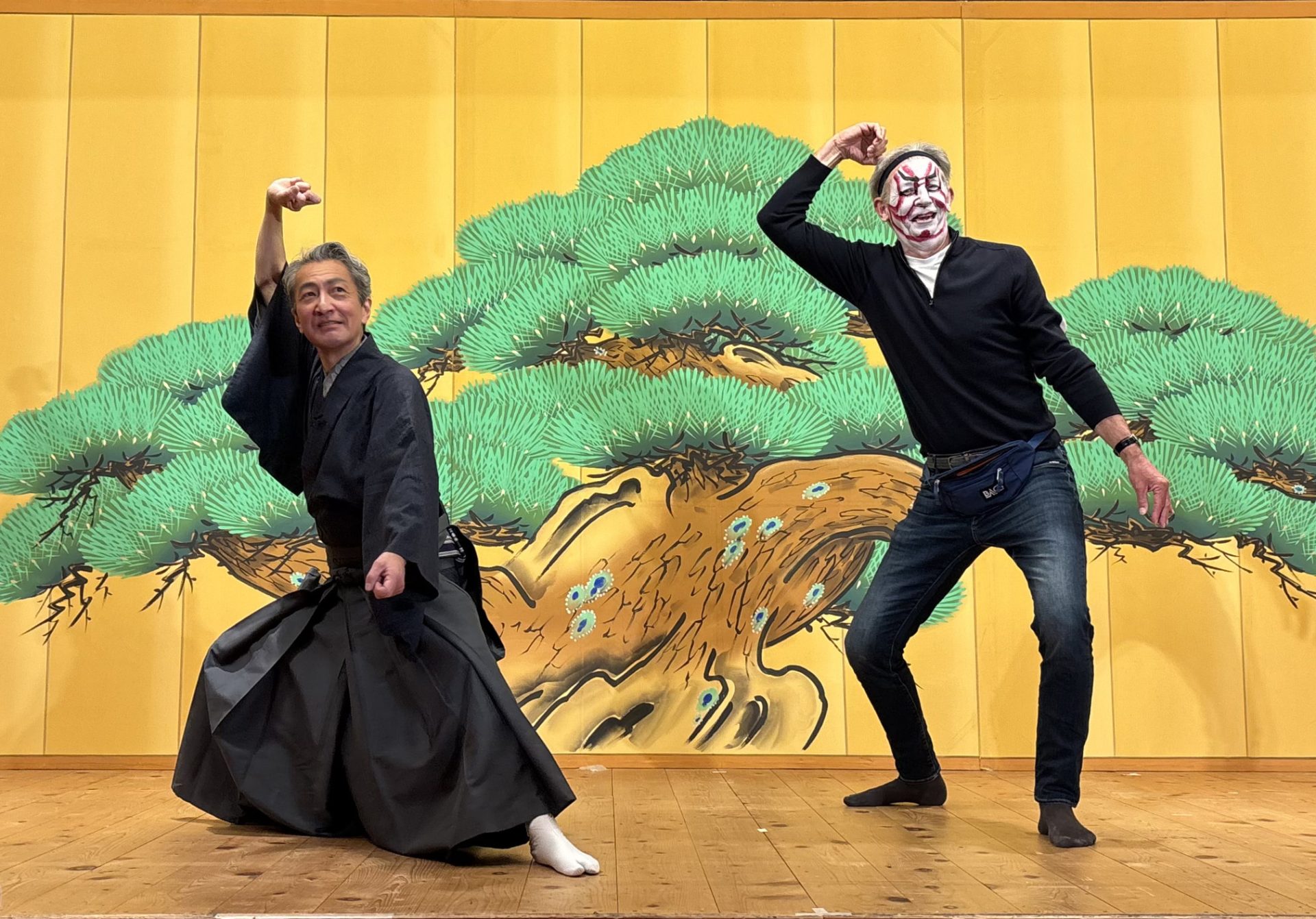 體驗活動：「隈取」與「見得」體驗。詳細了解傳統歌舞伎妝譜「隈取」的象徵意義，並在專業指導下，擺出經典的定格姿勢「見得」。(圖像提供：松竹)
