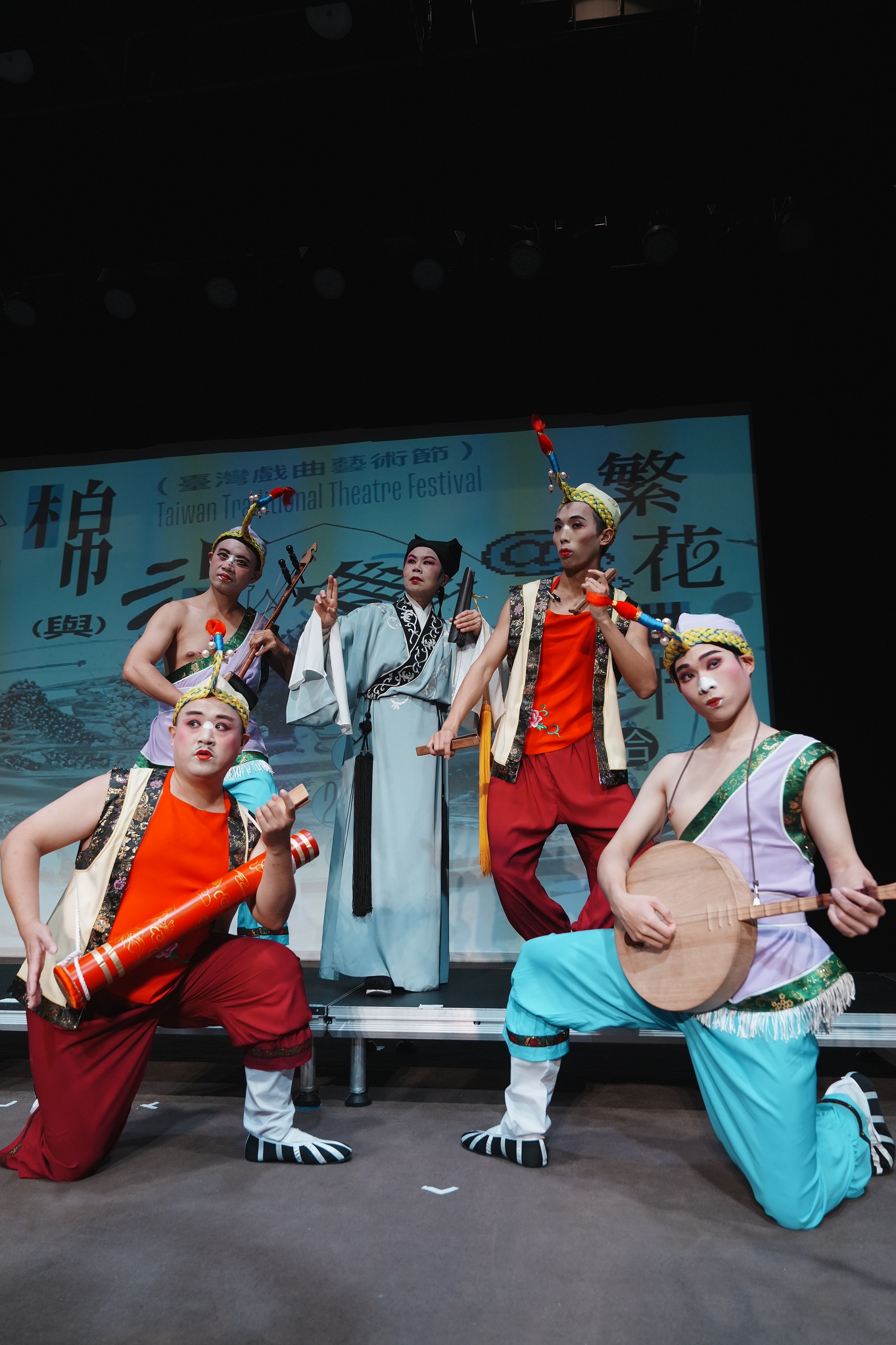 江之翠劇場魏美慧以專擅的南管梨園戲表現出《鄭元和與李亞仙》的細膩情感