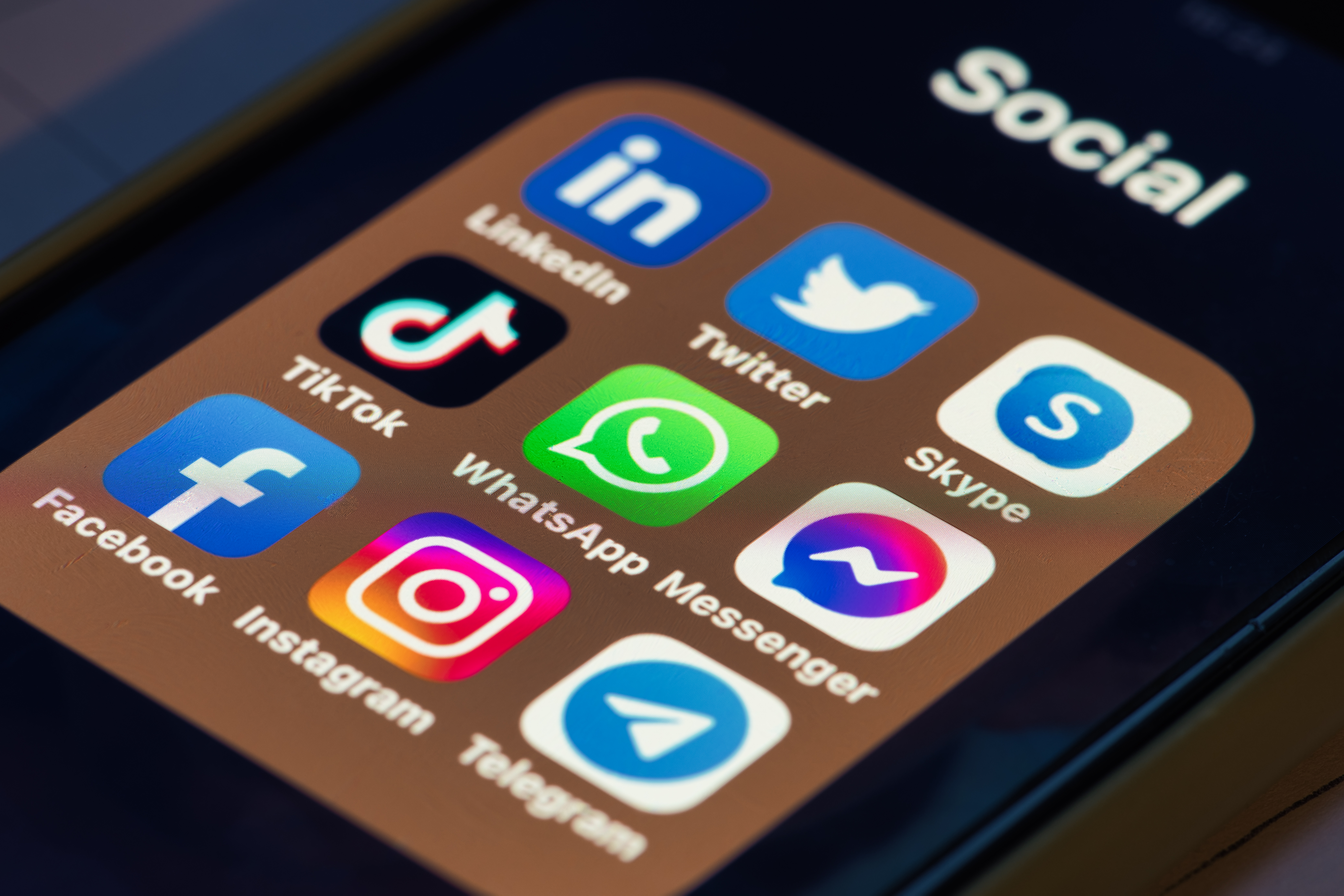 從 2025 的數位浪潮看「人機共生」新挑戰 從Sherry Turkle三本書談起