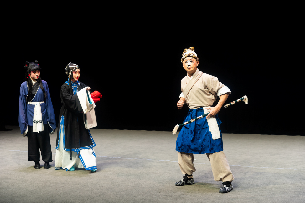 【當代傳奇劇場】武丑新秀林益緣（右）演出京劇《海舟過關》細膩刻畫丑角機智靈活、膽識過人的人物魅力。