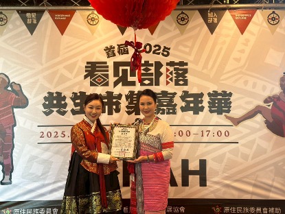 協會開擴韓國美容產業跨國合作右起 理事長曾庭希、企業家 梁玴瑗（양예원）