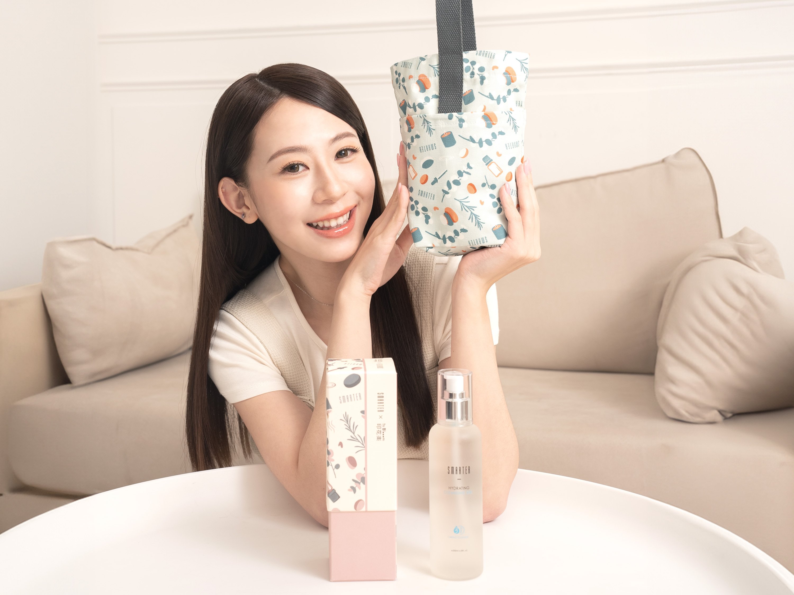 詩嫚特與印花樂推出限量聯名產品，希望能提升消費者對環境友好與社會責任的關注。(圖/詩嫚特提供)