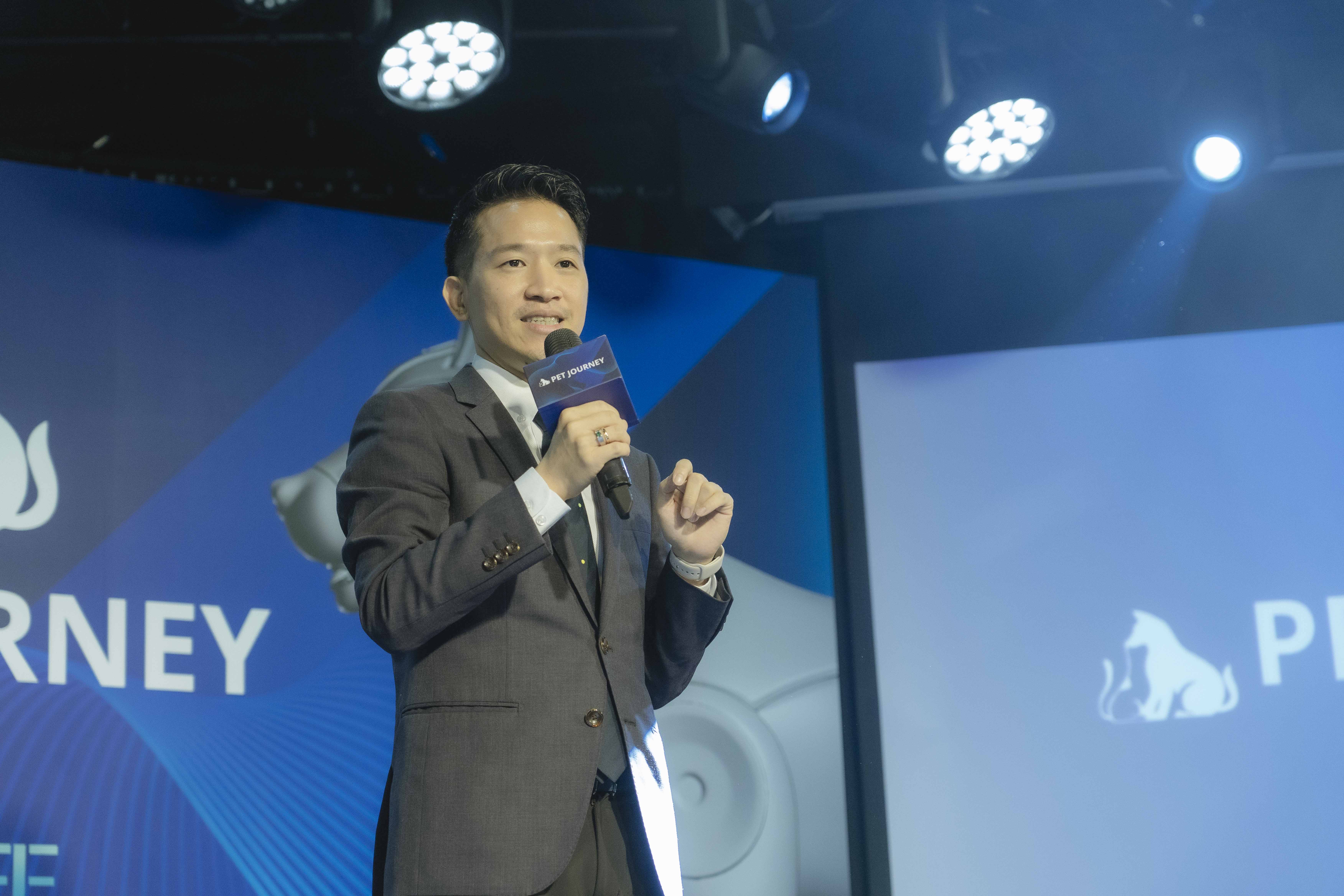 總統府副秘書長何志偉（私人行程）（圖／EMJ.LIFE提供）