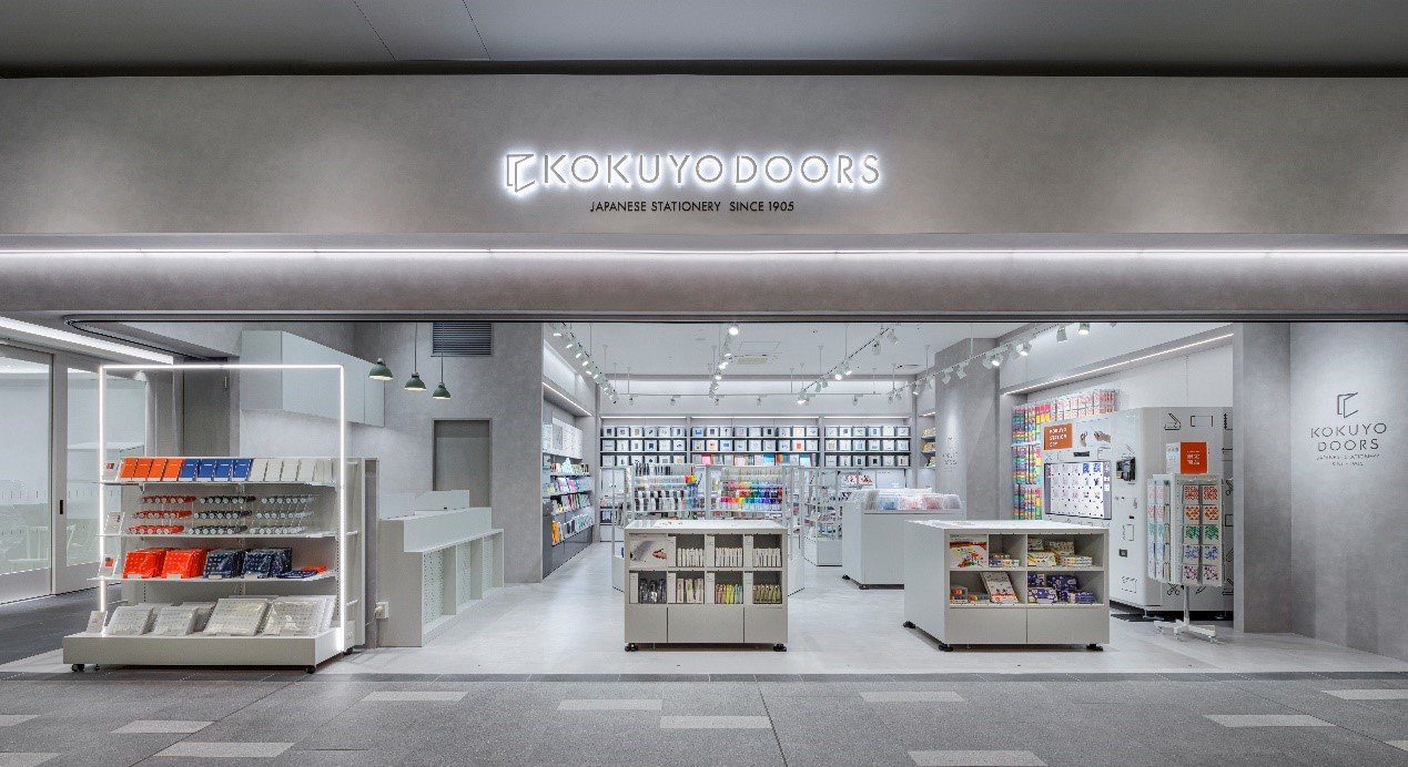 時尚的外觀引人注目的店鋪。（© KOKUYODOORS）